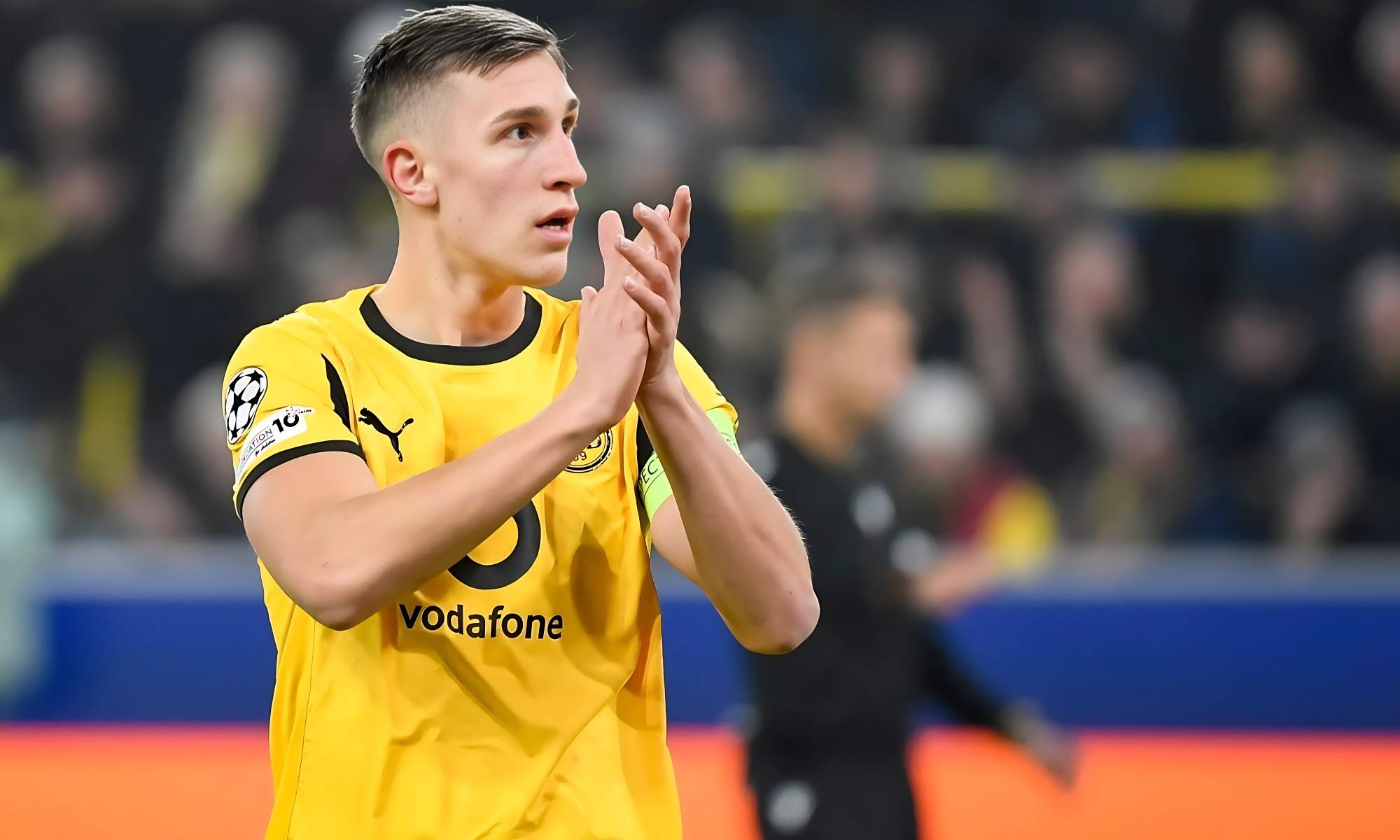 Decisión tomada de Schlotterbeck tras el interés de Real Madrid y Barcelona: "Está esperando una oferta antes de responder al Dortmund"