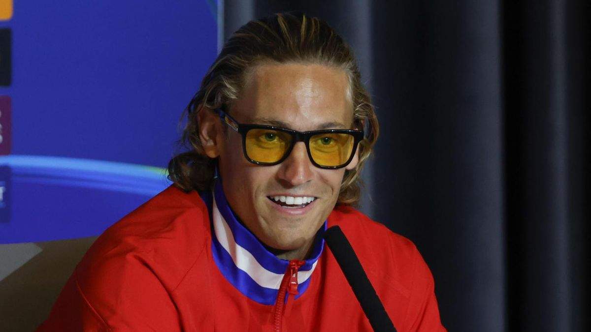 Marcos Llorente con las gafas con filtro amarillo