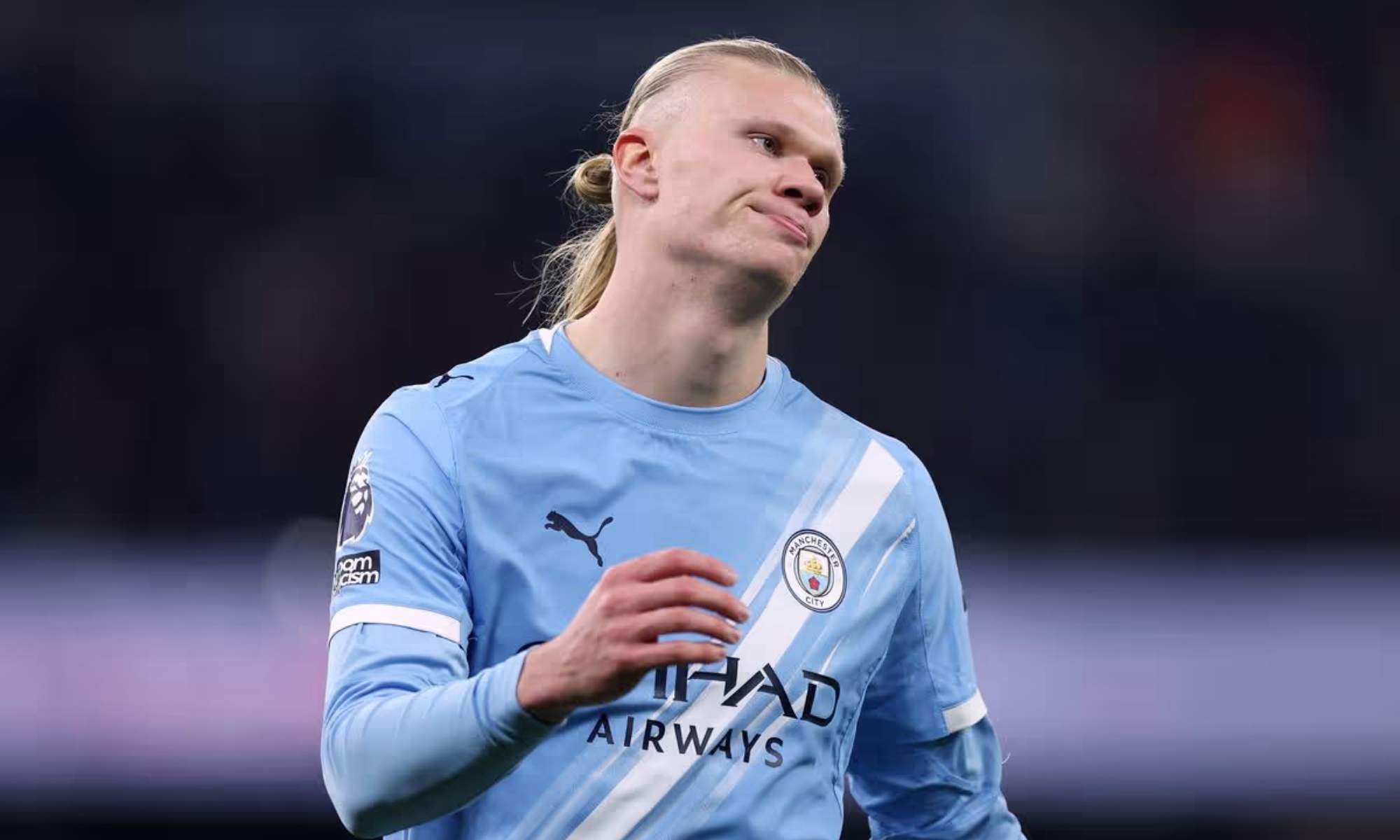 Erling Haaland, con cara seria, durante un partido con el Manchester City durante esta temporada.