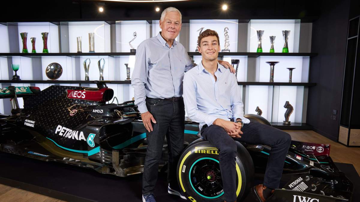 George Russell junto a su padre, Steve Russell