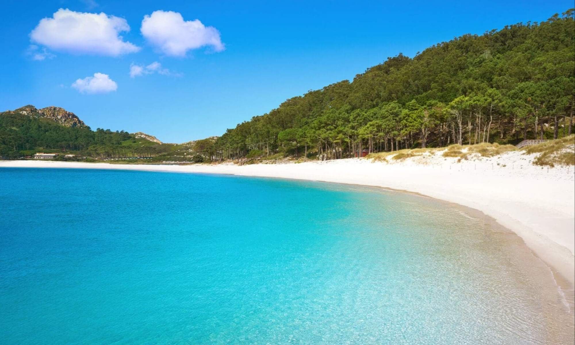 Es el Caribe del norte de España: elegida como "la mejor playa del mundo", solo se puede llegar a ella en ferry y con una autorización del Gobierno
