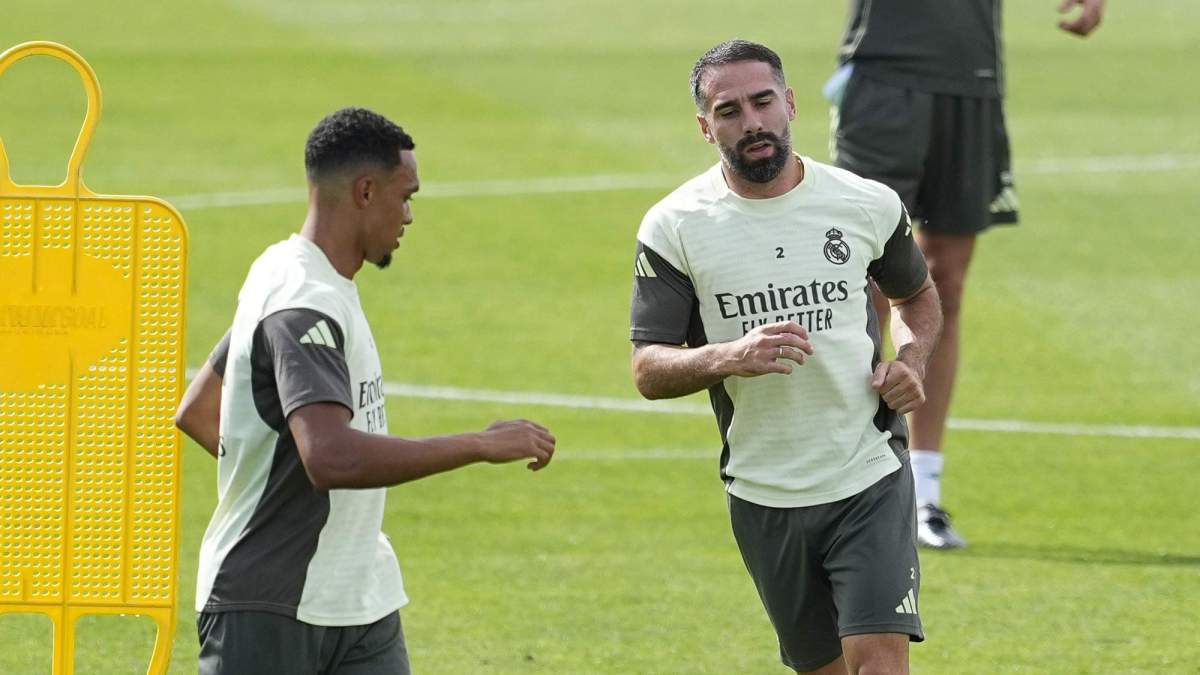 Trent Alexander-Arnold y Dani Carvajal en un entrenamiento del Real Madrid.
