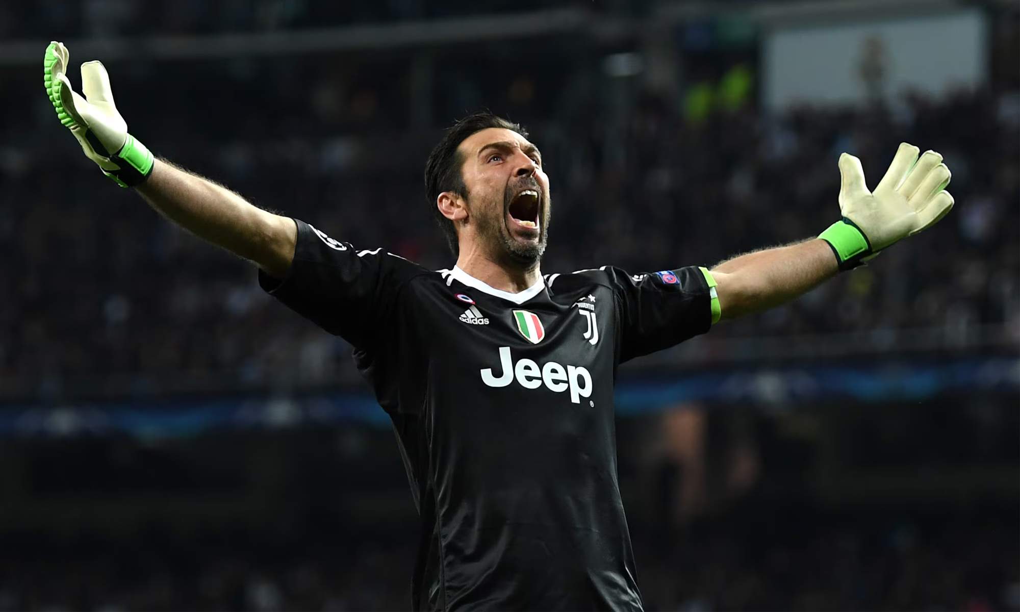 Buffon jugando un partido en el Santiago Bernabéu con la Juventus. 