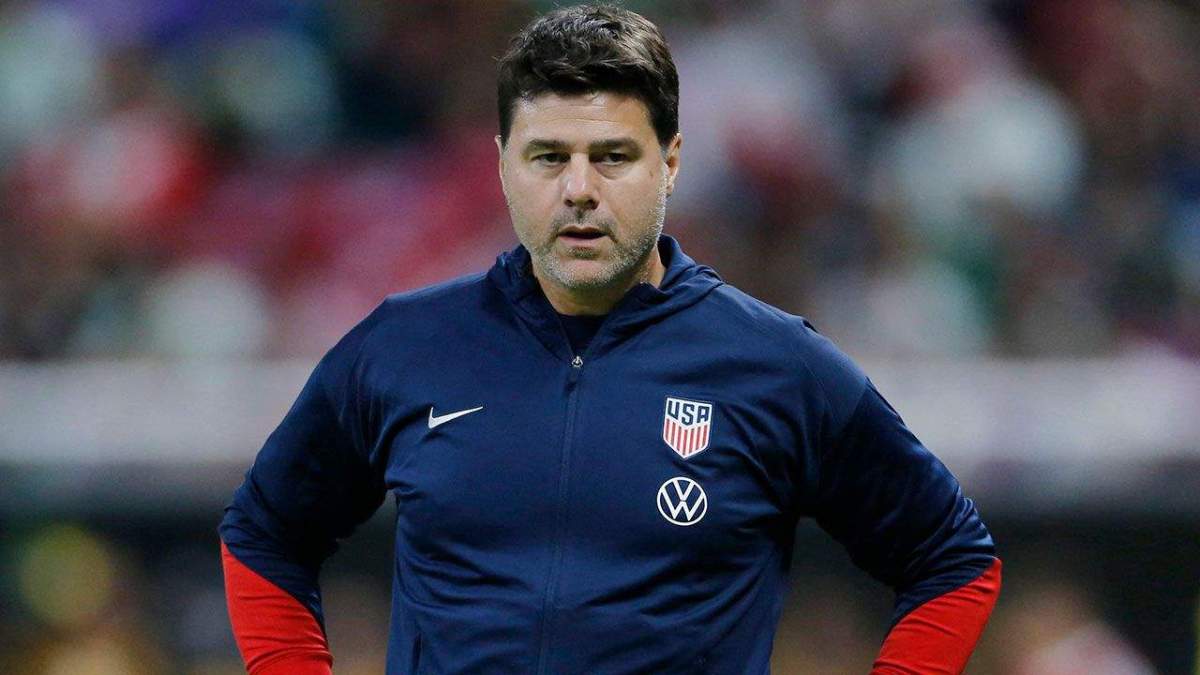 Mauricio Pochettino dirigiendo en un partido al seleccionado de Estados Unidos