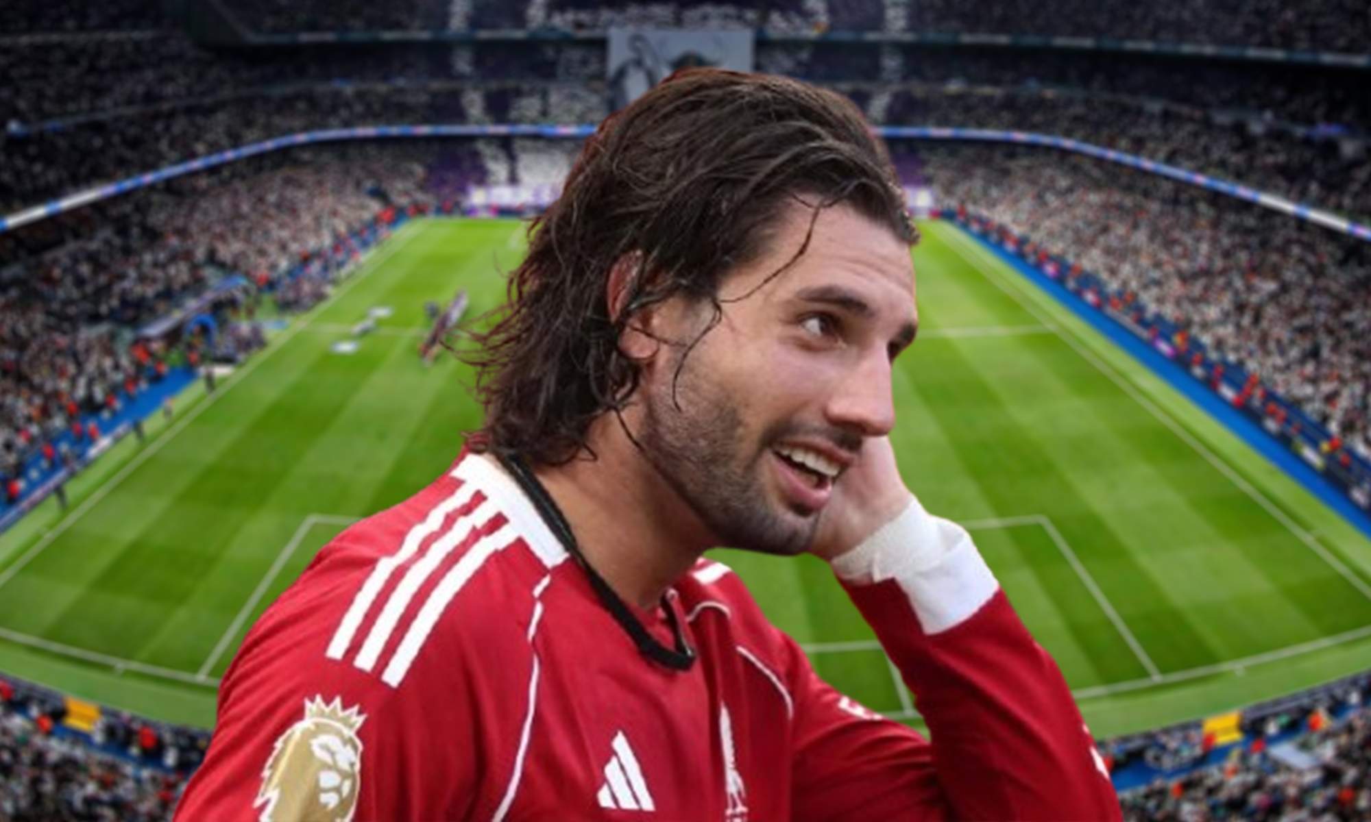 Szoboszlai con la camiseta del Liverpool y el Santiago Bernabéu.