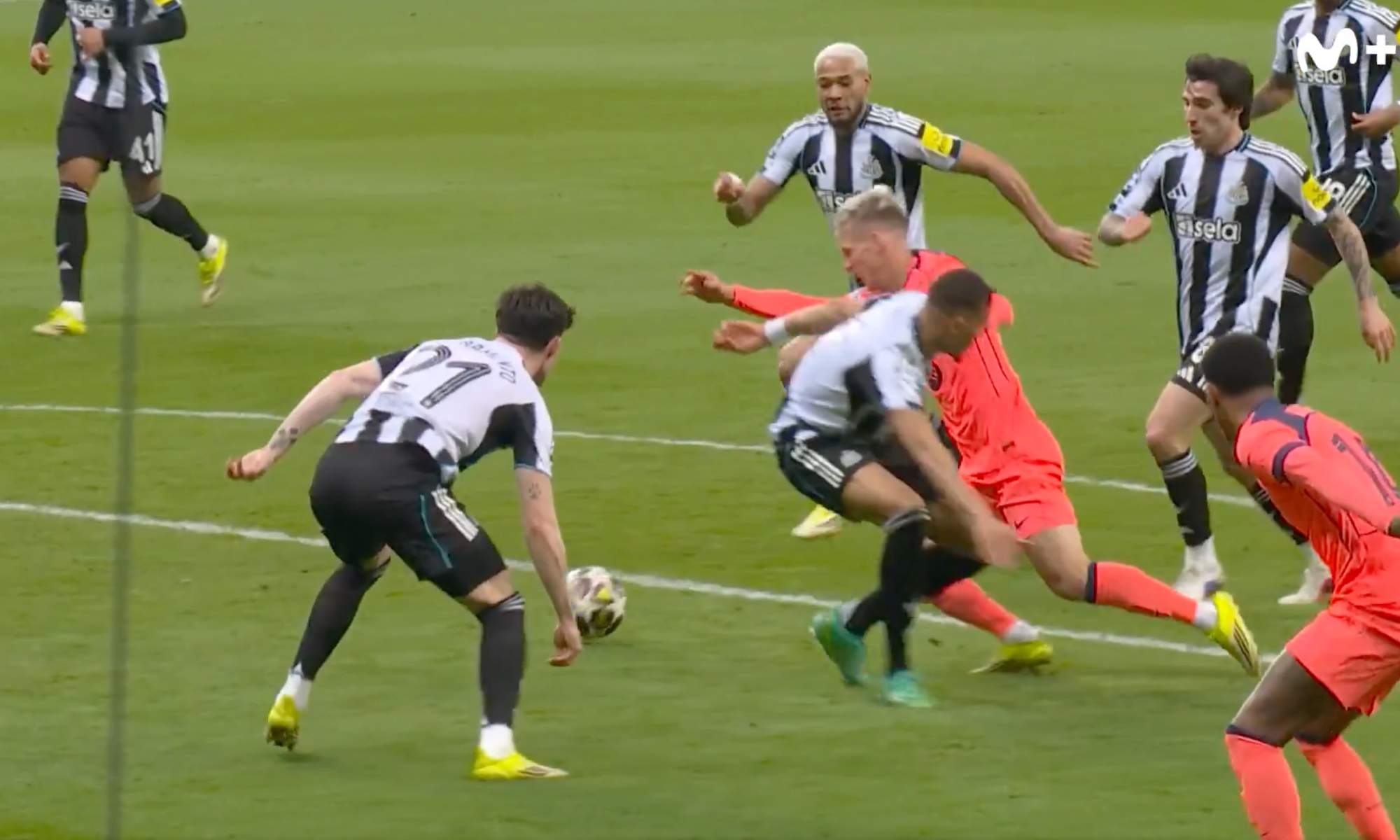 Un penalti de Malick Thiaw sobre Dani Olmo ha dado alas al Barça ante el Newcastle en la eliminatoria de Champions.