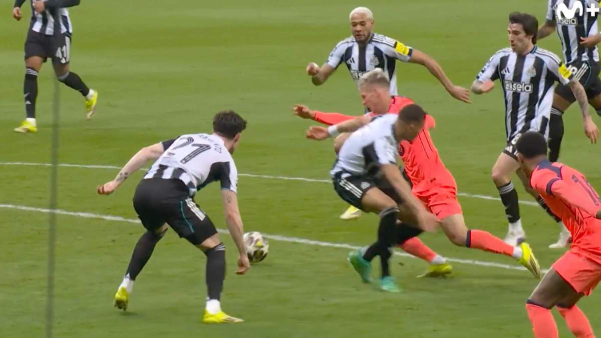 Un penalti de Malick Thiaw sobre Dani Olmo ha dado alas al Barça ante el Newcastle en la eliminatoria de Champions.