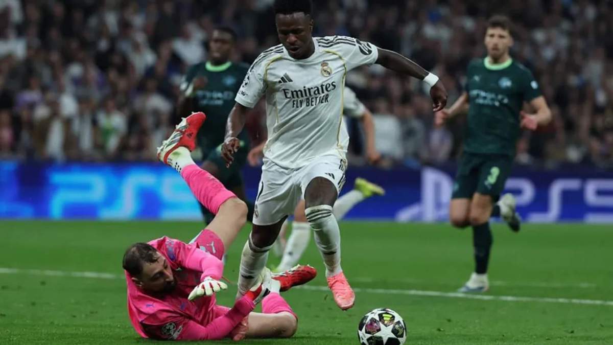 La jugada del penalti de Gianluigi Donnarumma sobre Vinicius Junior.