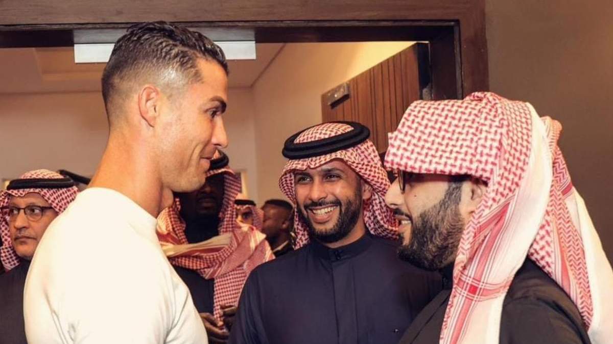 Cristiano junto al grupo de propietarios del Almería