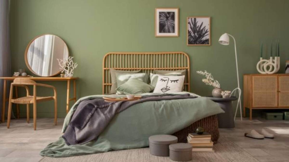 Habitación pintada en verde oliva