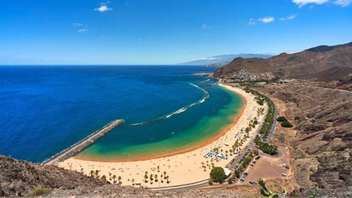 La playa de Las Teresitas en Tenerife