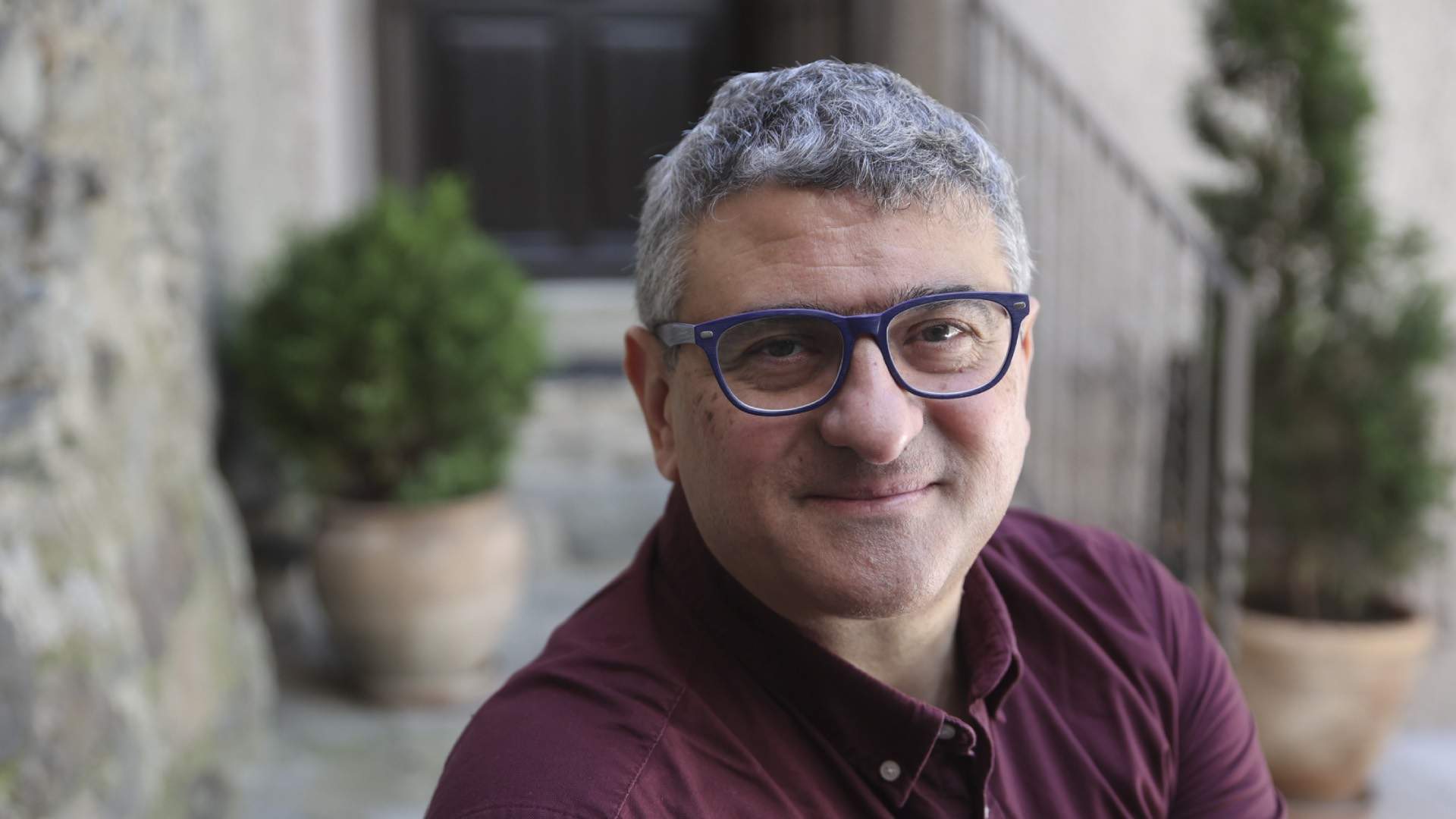 Mario Sabán, filósofo: "Cuando llegas a 3 millones de euros, la curva de felicidad empieza a bajar porque ya no tiene ningún sentido la acumulación en ese nivel"