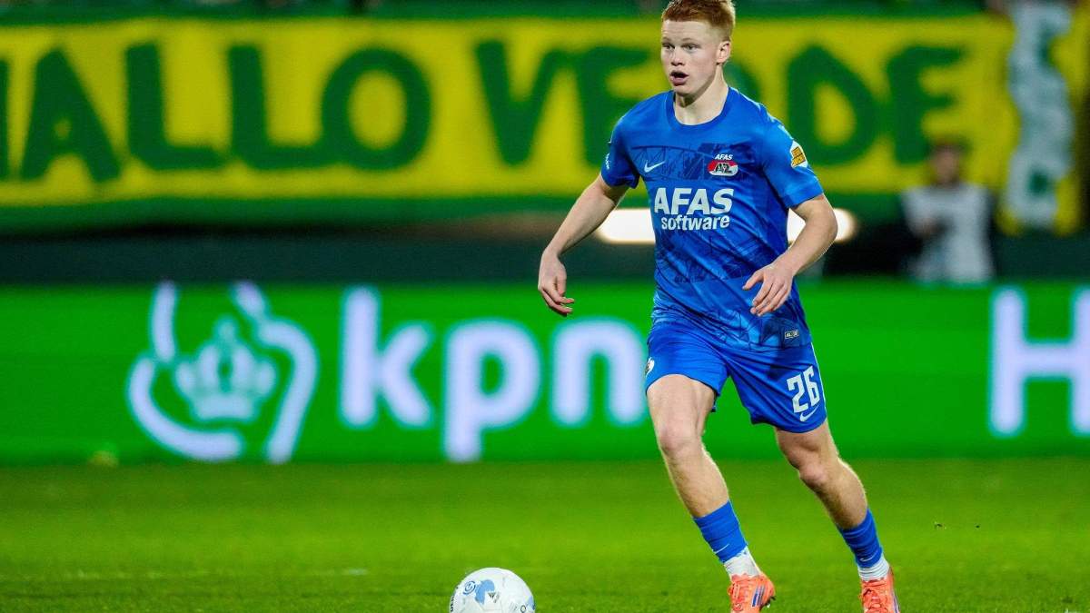 Kees Smit en un partido de esta temporada con el AZ Alkmaar