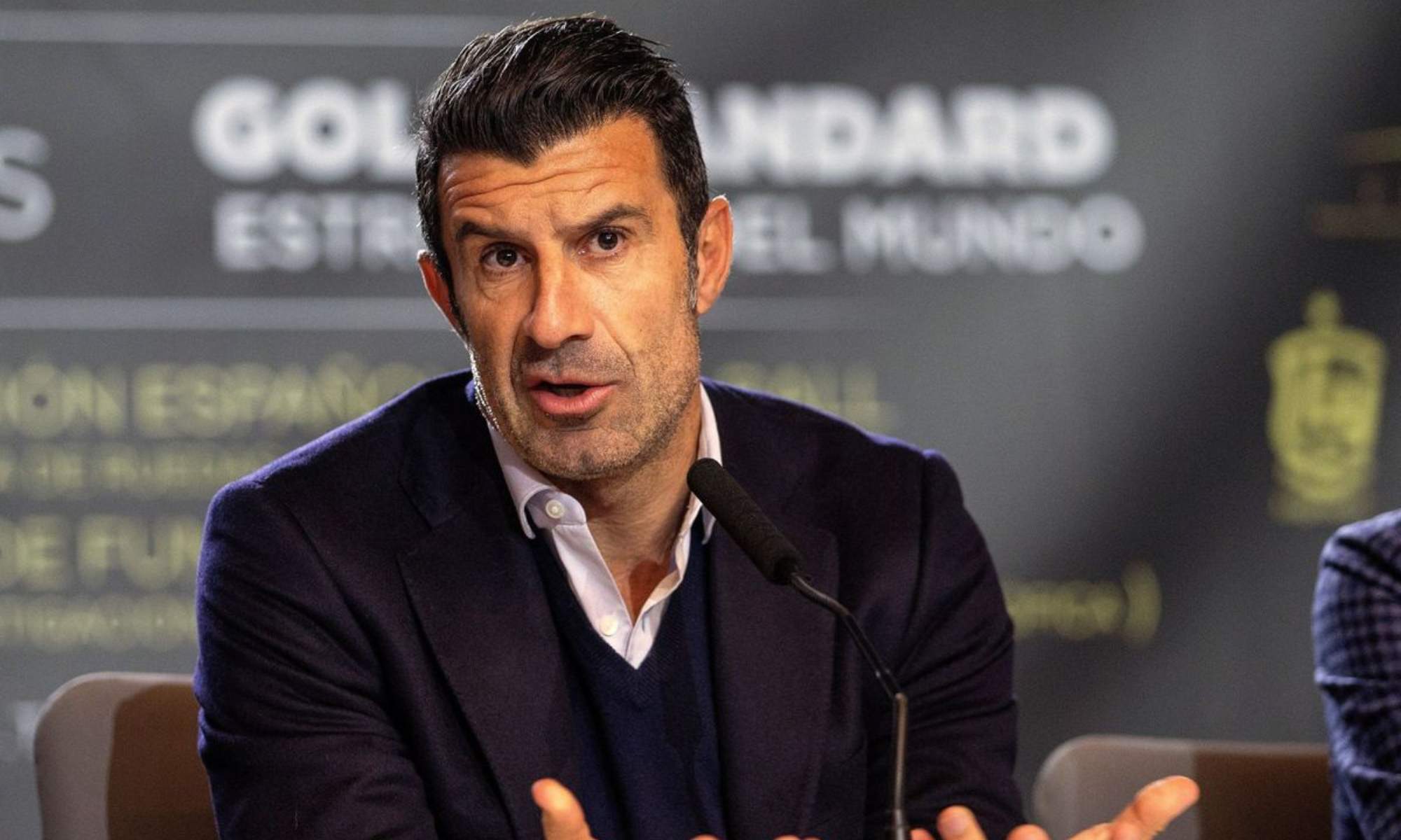 Luis Figo, durante la celebración de un evento deportivo tras su retirada.
