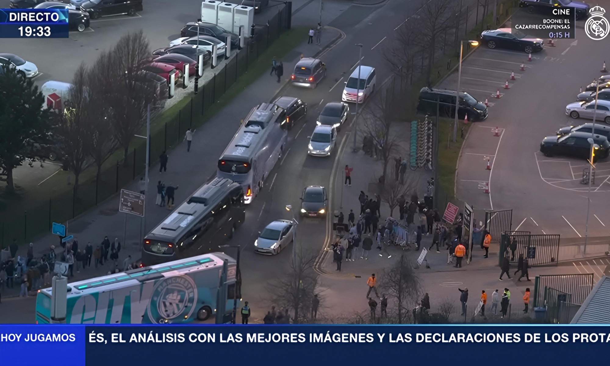 El Real Madrid deja el hotel The Lowry en Manchester y llega al Etihad en 20 minutos: Mbappé y Bellingham, los más aclamados