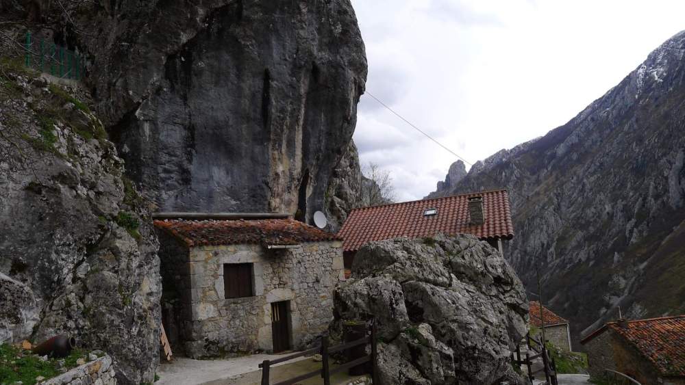 Los paisajes de Camarmeña destacan por su increíble naturaleza. Los paisajes de Camarmeña destacan por su increíble naturaleza.