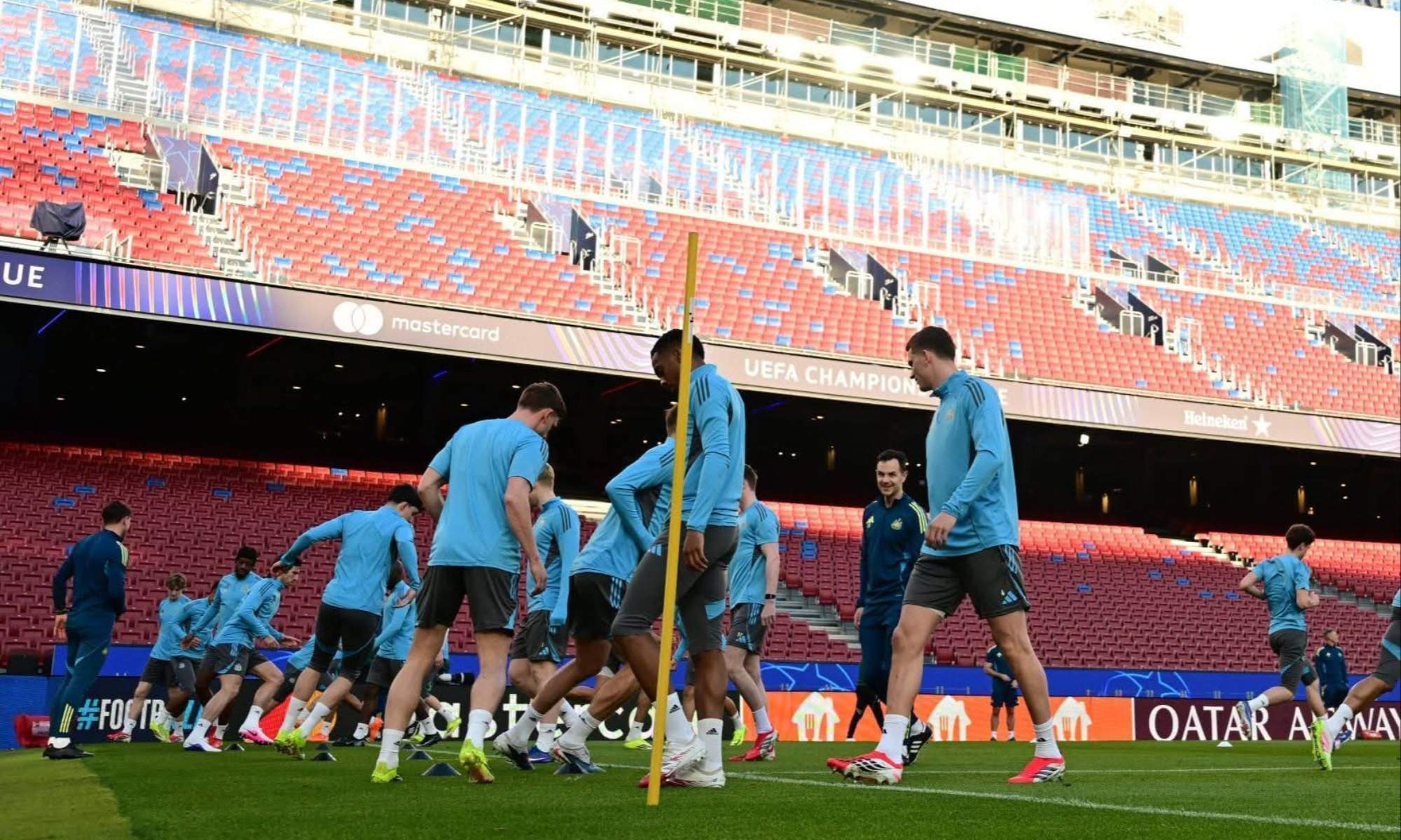 El Newcastle denuncia la chapuza del Camp Nou: tienen que hacer un viaje muy largo desde su vestuario hasta llegar al terreno de juego 