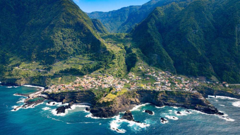 Panorámica de la isla de Madeira. Panorámica de la isla de Madeira.