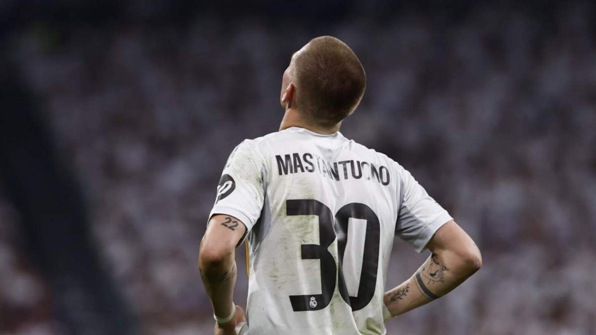 Franco Mastantuono lamentándose durante un partido con el Real Madrid