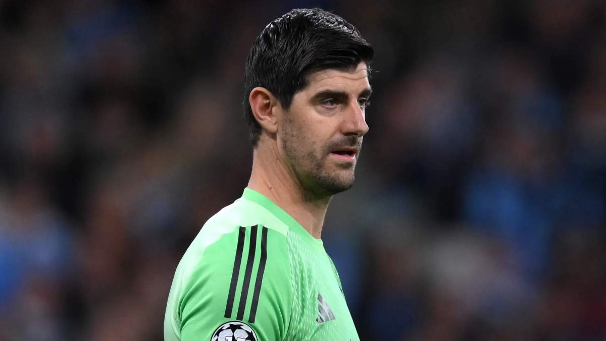 Thibaut Courtois disputando un partido con el Real Madrid. 