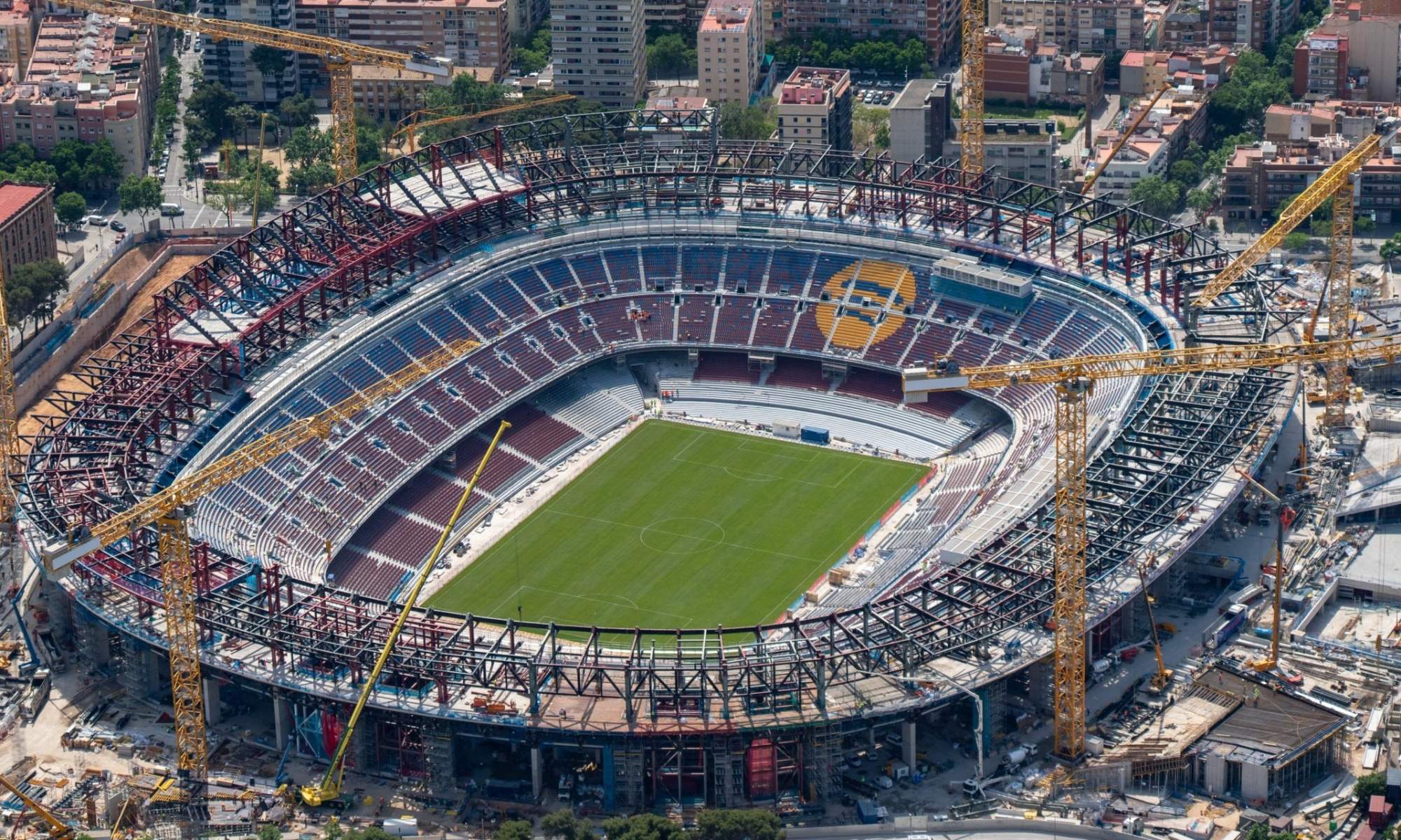 El nuevo Camp Nou es incómodo y se aleja de las recomendaciones de la UEFA: "El ancho de las butacas no supera los 43 centímetros y los pasillos son muy bajos"