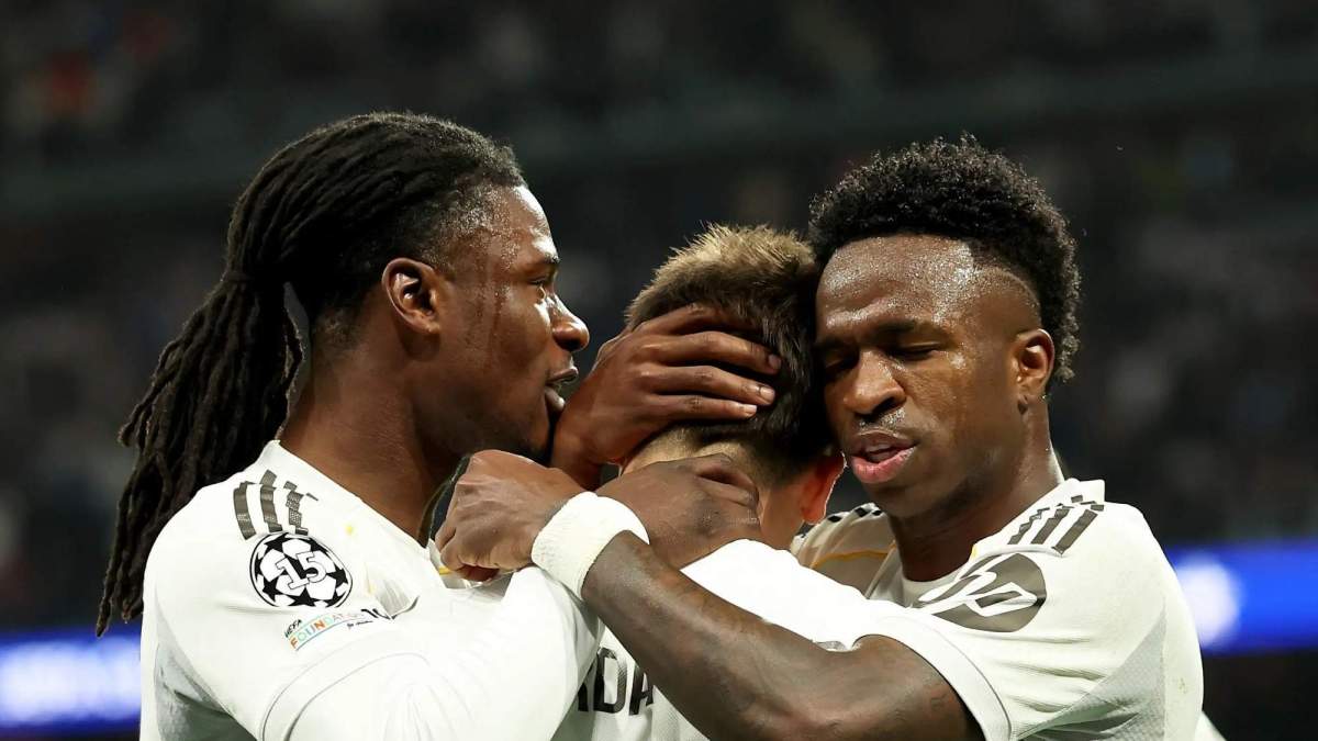 Eduardo Camavinga celebrando un gol con Arda y Vinícius.