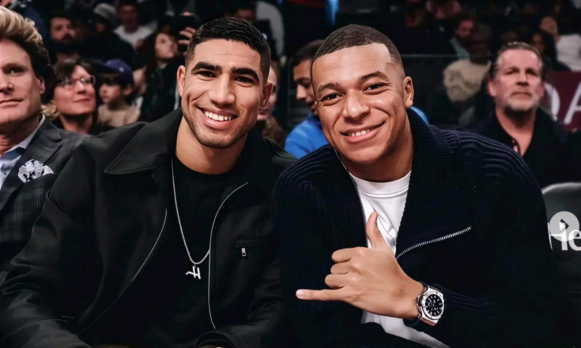 Achraf Hakimi, con Kylian Mbappé, de quien es muy amigo.