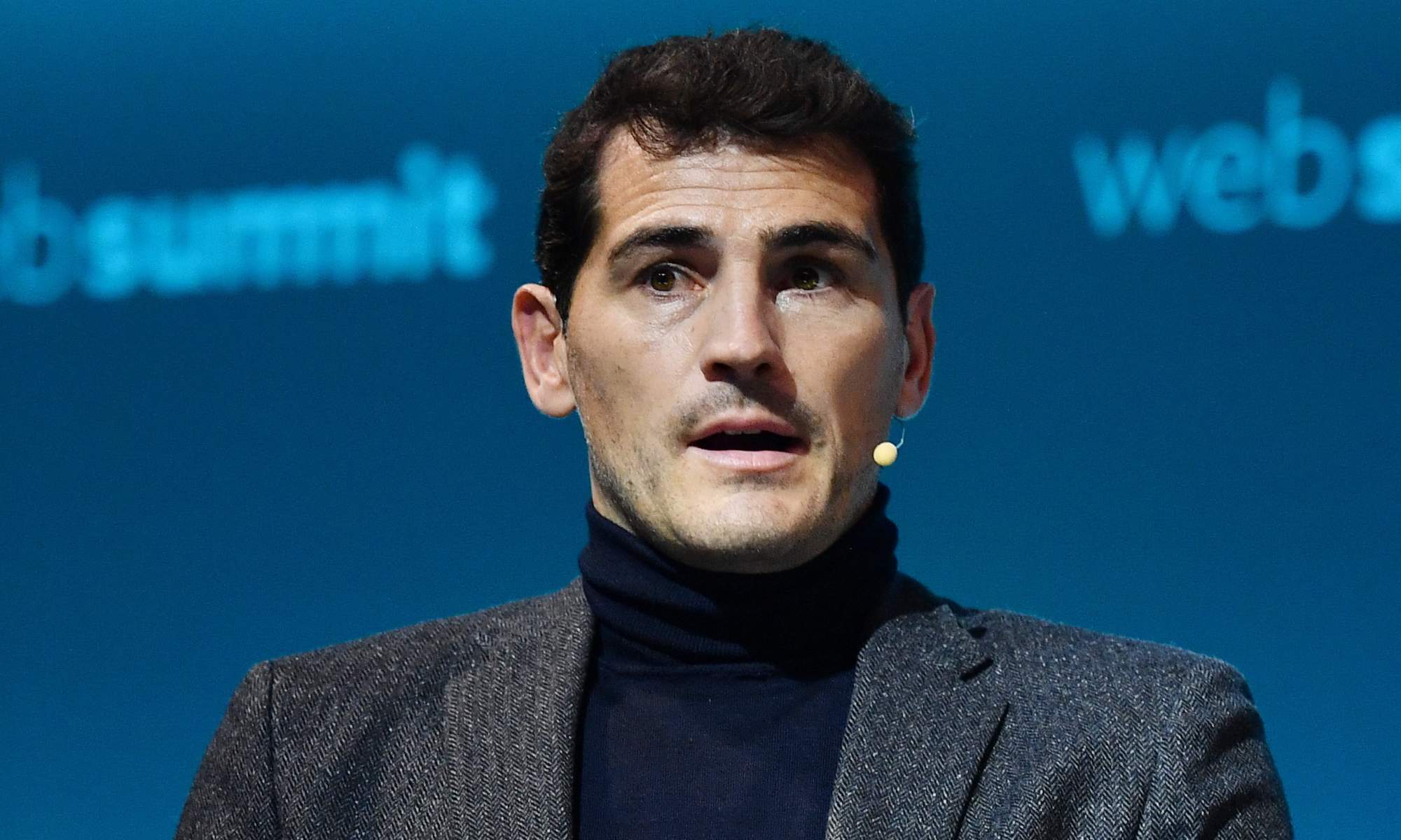 íker Casillas, hablando durante un congreso de fútbol.