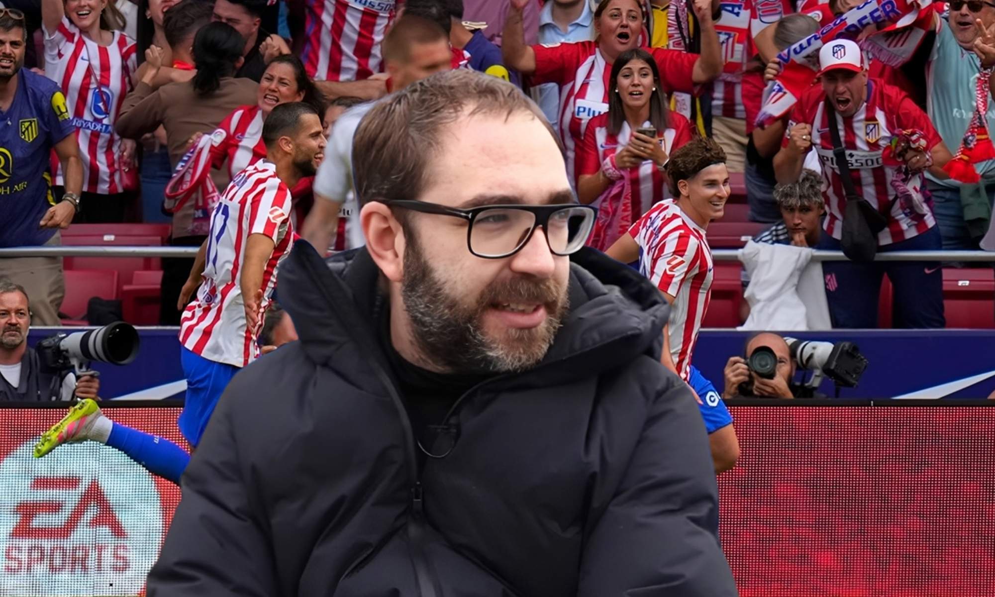 Axel Torres y una foto del Atlético de Madrid 5-2 Real Madrid.