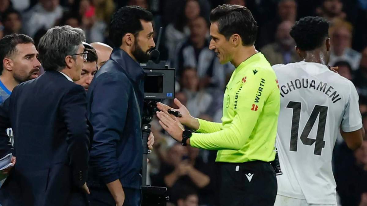 Arbeloa Munuera Montero Carvajal Derbi