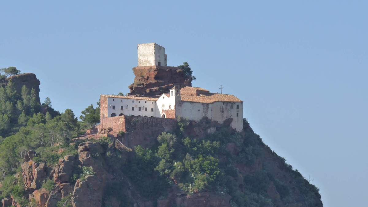 La ermita de la Mare de Déu de la Roca, en Tarragona. La ermita de la Mare de Déu de la Roca, en Tarragona.