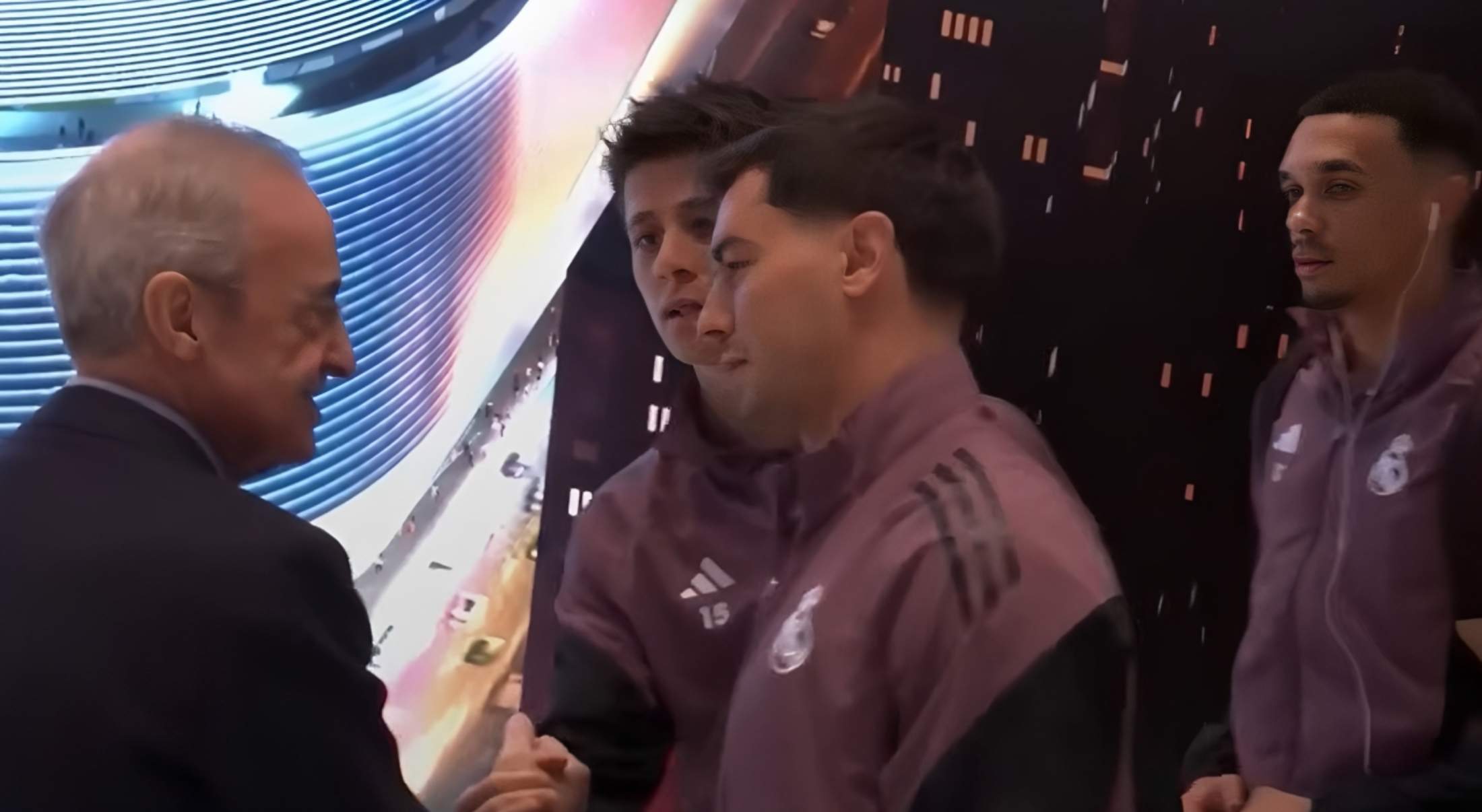 El vestuario del Madrid le señala a Florentino el próximo entrenador