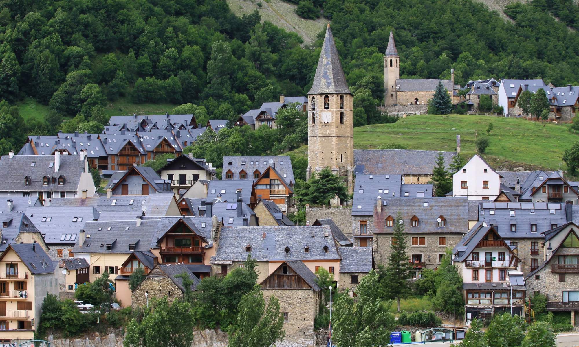 La localidad leridana de Viella, capital del Valle de Arán en los Pirineos, recuerda a la mismísima Suiza.