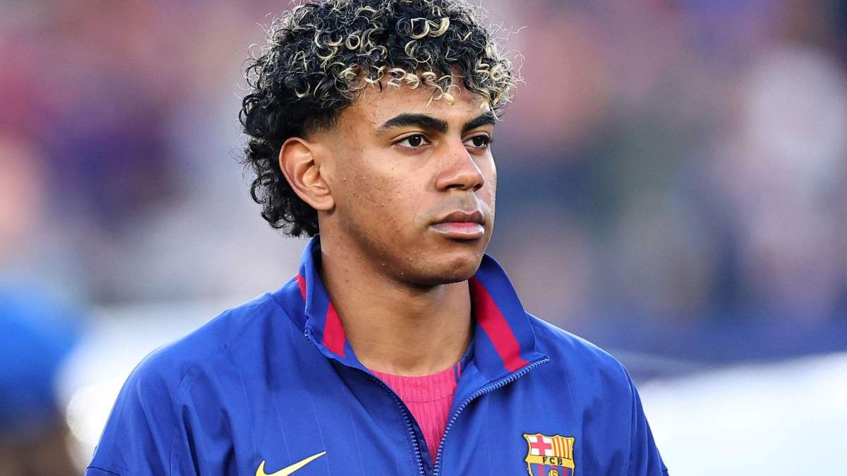 Lamine Yamal antes de jugar un partido con el Fútbol Club Barcelona. 