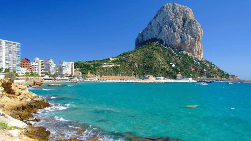 Las playas y calas de Jávea no tienen nada que envidiar a Punta Cana.