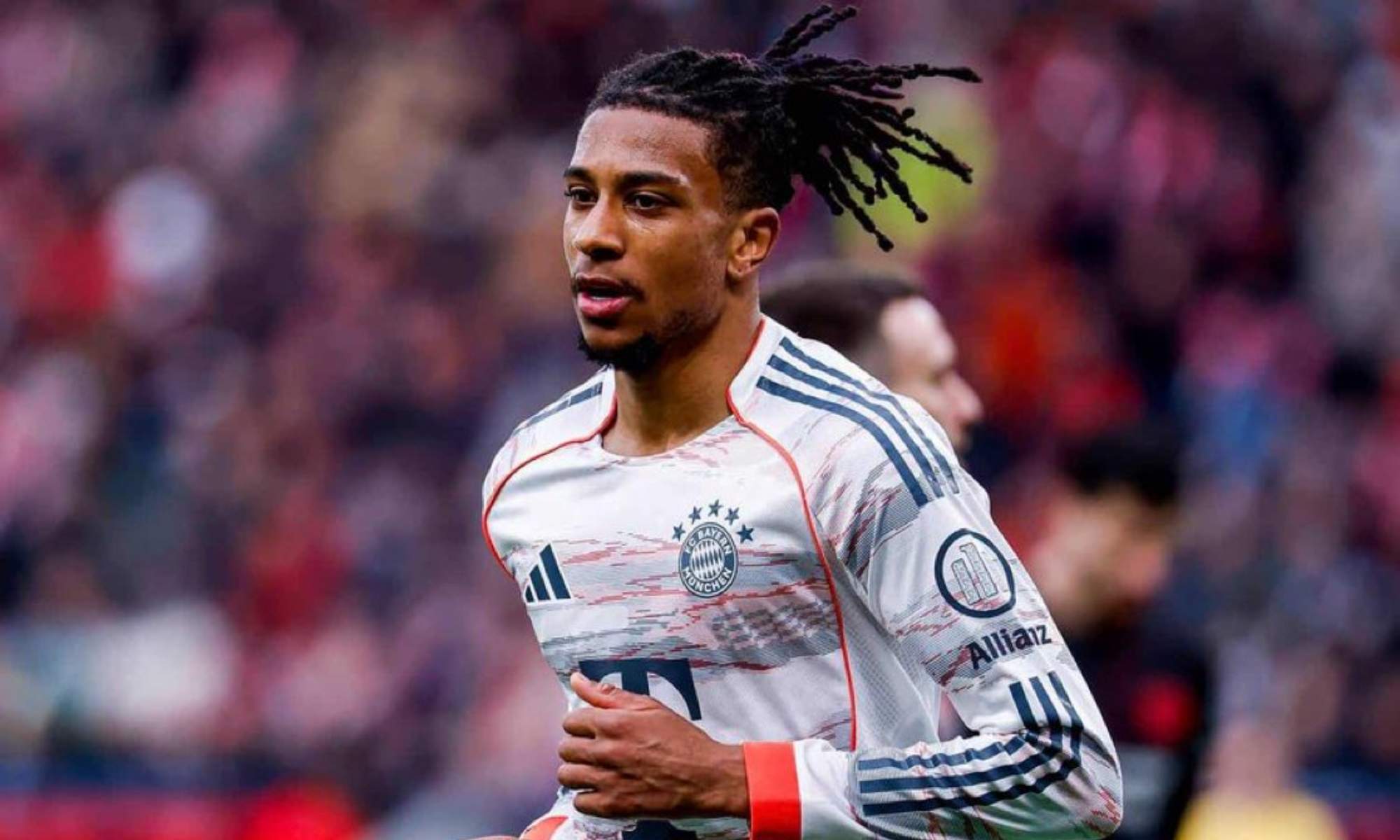 Michael Olise no saldrá del Bayern de Múnich: lo confirman desde su club actual