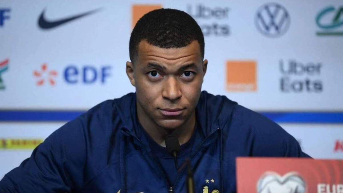 Mbappé compareciendo ante los medios Mbappé compareciendo ante los medios