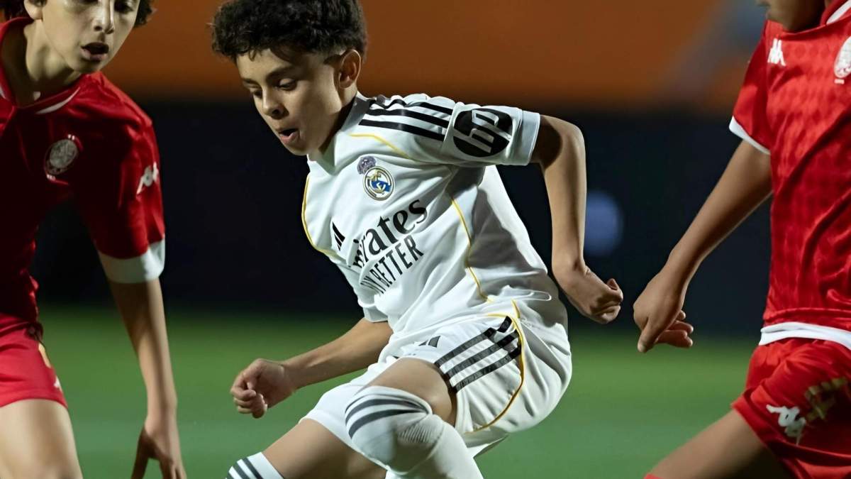 David Sánchez, la joya de la Fábrica, ejecutando una maravillosa ruleta por la que le comparan con Zidane