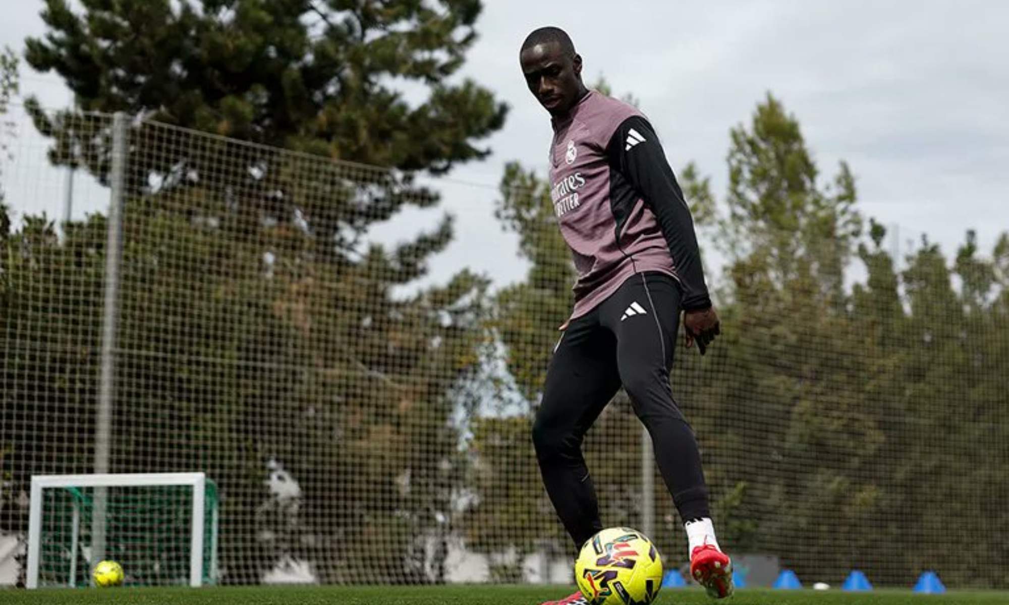 Ferland Mendy va saliendo de su última lesión poco a poco