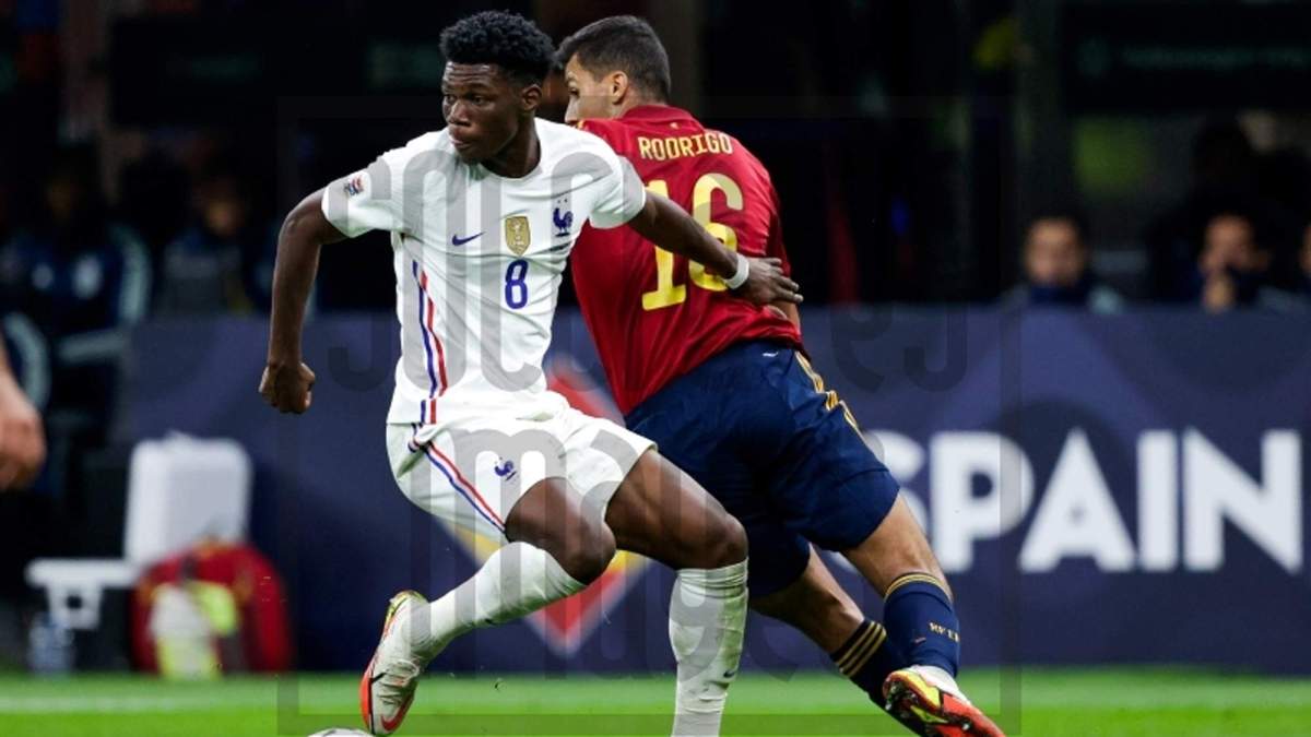 Aurélien Tchouaméni y Rodri Hernández durante un España - Francia. Aurélien Tchouaméni y Rodri Hernández durante un España - Francia.