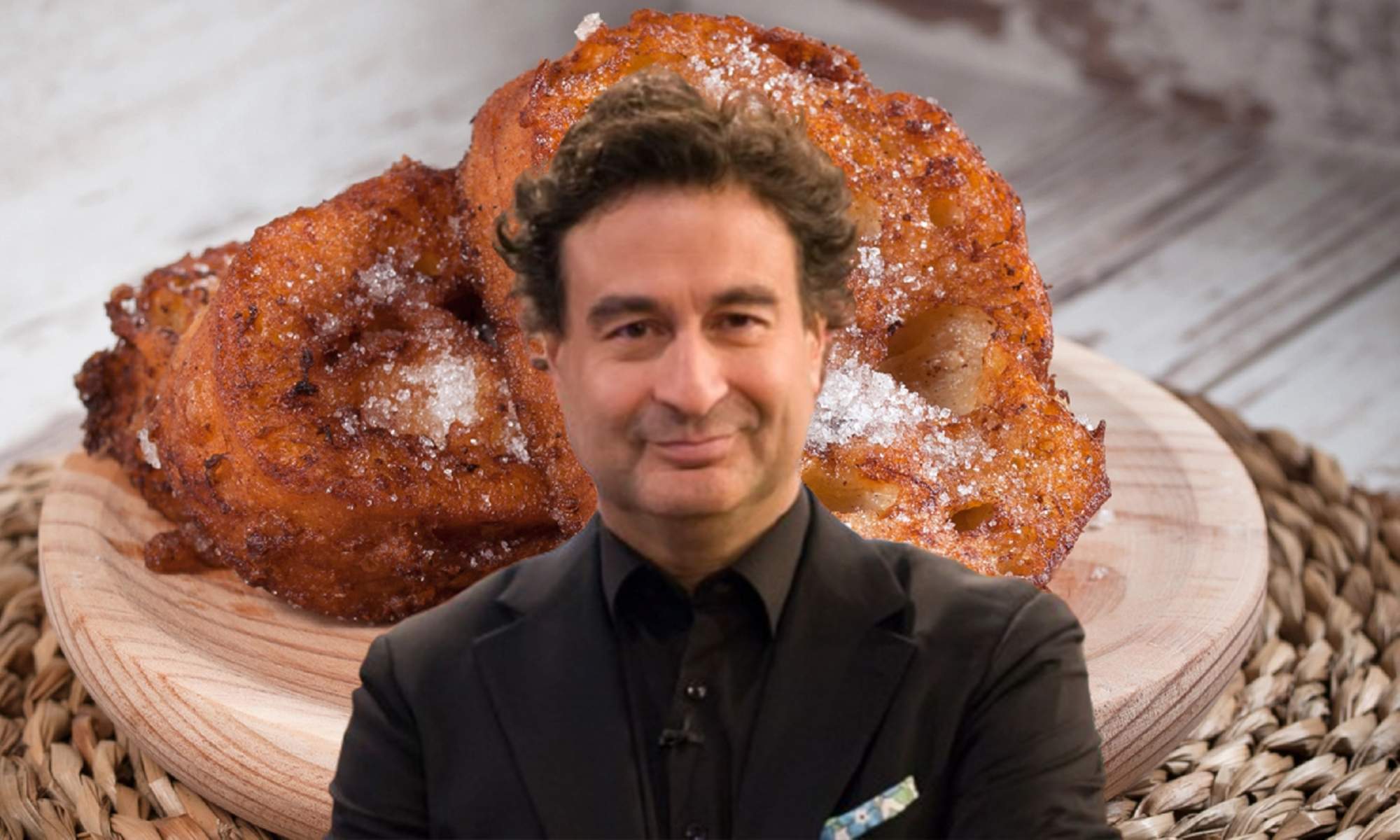 Pepe Rodríguez y un plato con dos torrijas.