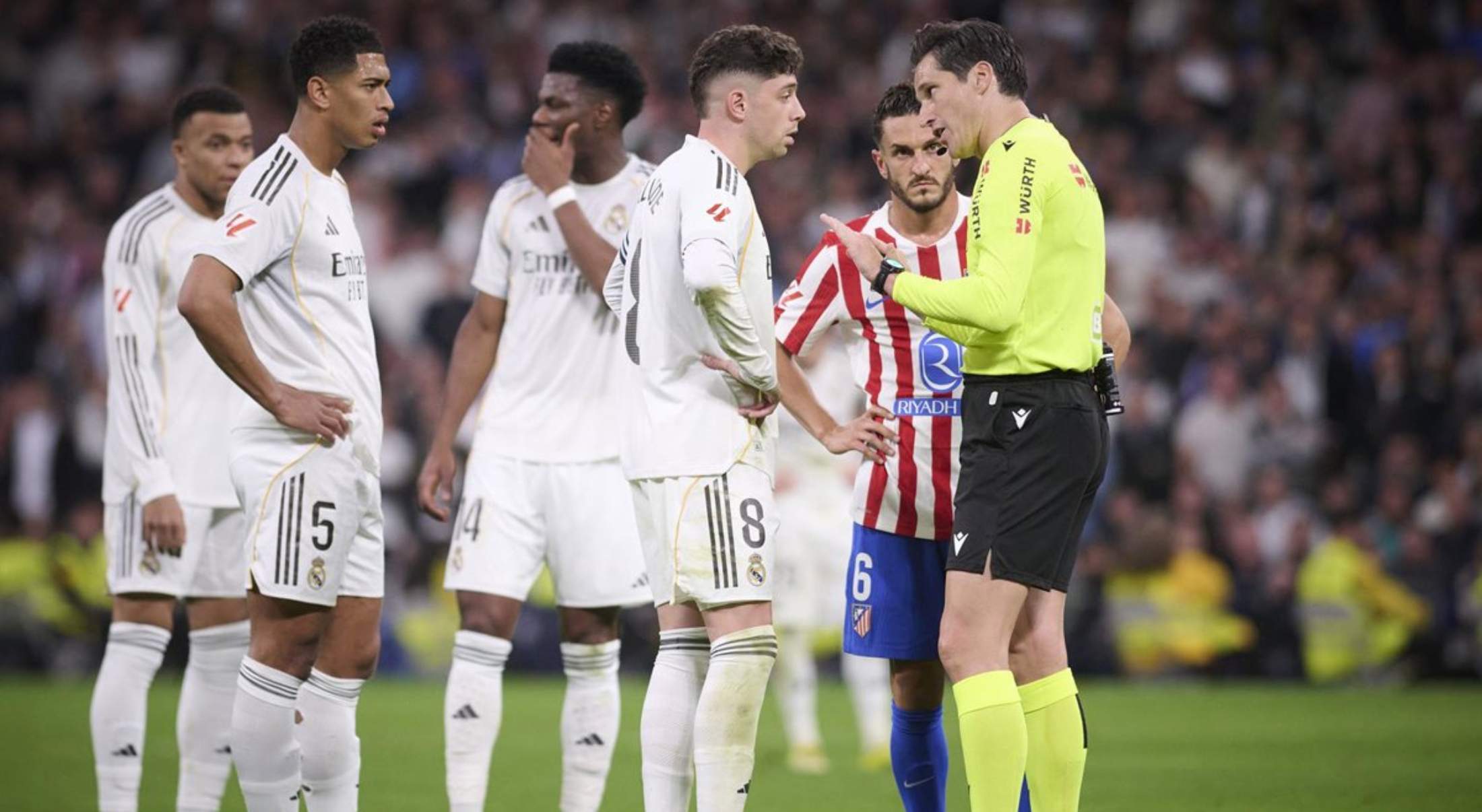 La FIFA cambia las normas del arbitraje