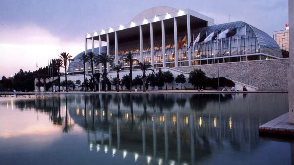 El Palau de la Música de Valencia, en un atardecer veraniego.