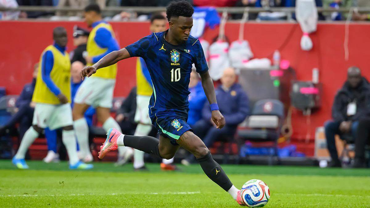 Vinicius Jr. en el partido contra Francia