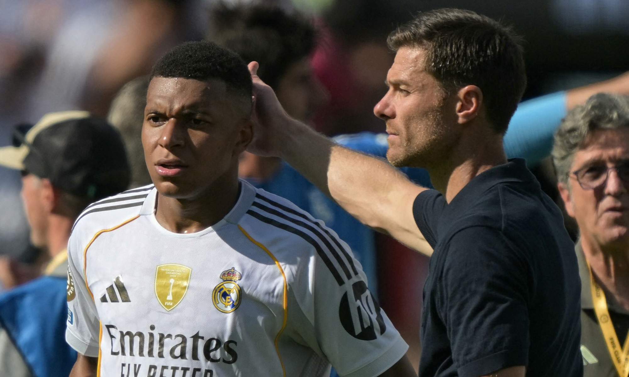 Xabi Alonso y Kylian Mbappé, durante un partido del Real Madrid en el pasado Mundial de Clubes.
