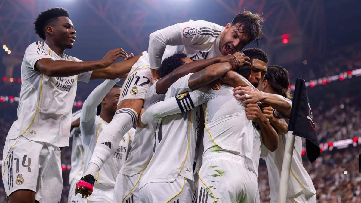 Jugadores del Real Madrid celebrando un gol durante la Supercopa de España. 