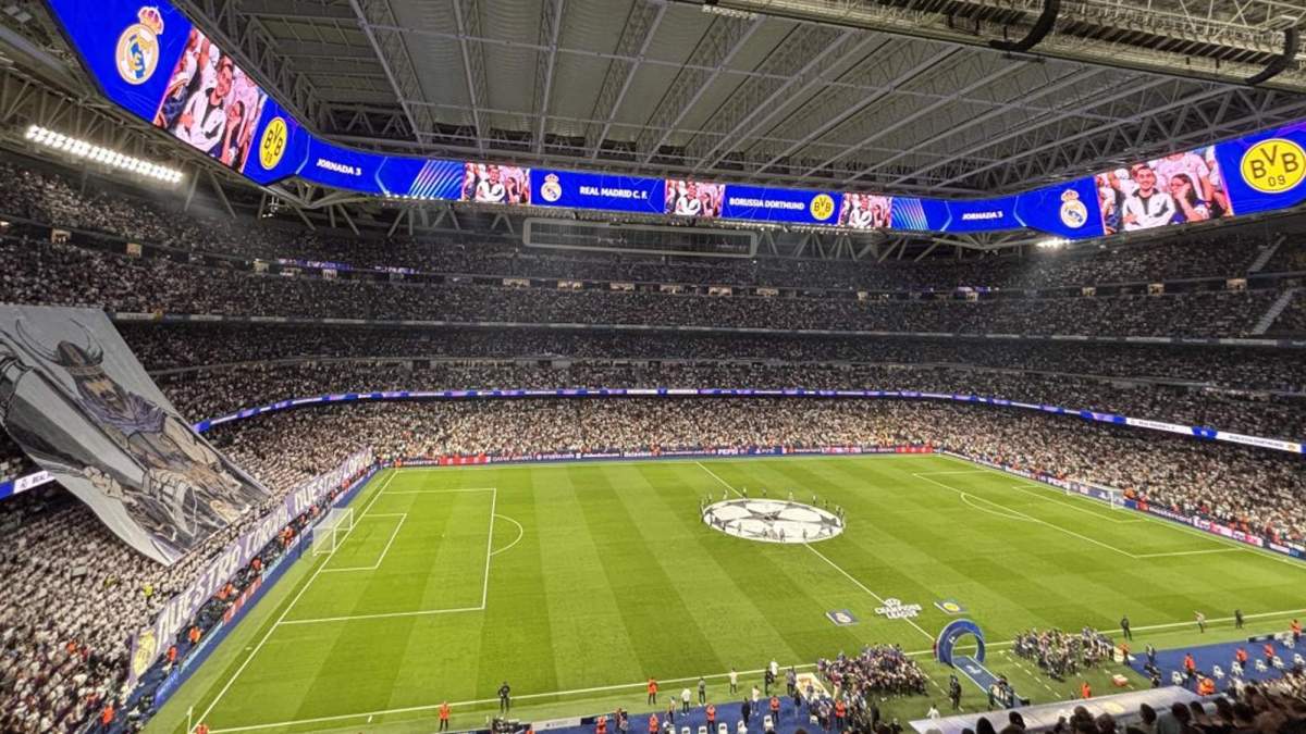 El Santiago Bernabéu lleno durante un partido del Real Madrid.