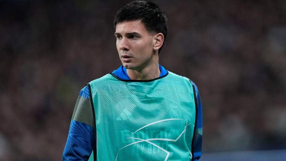 Franco Mastantuono, durante un calentamiento con el Real Madrid.