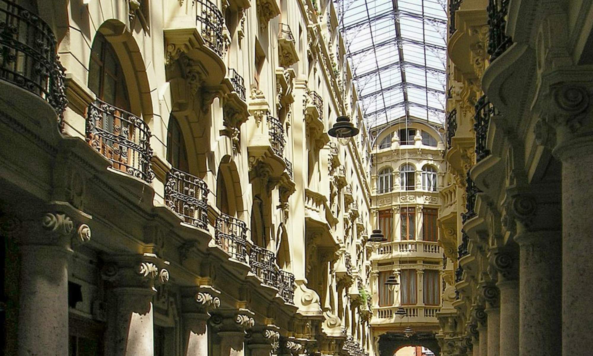 El Pasaje de Lodares guarda similitud con la mítica Galería Vittorio Emanuele II de Milán.