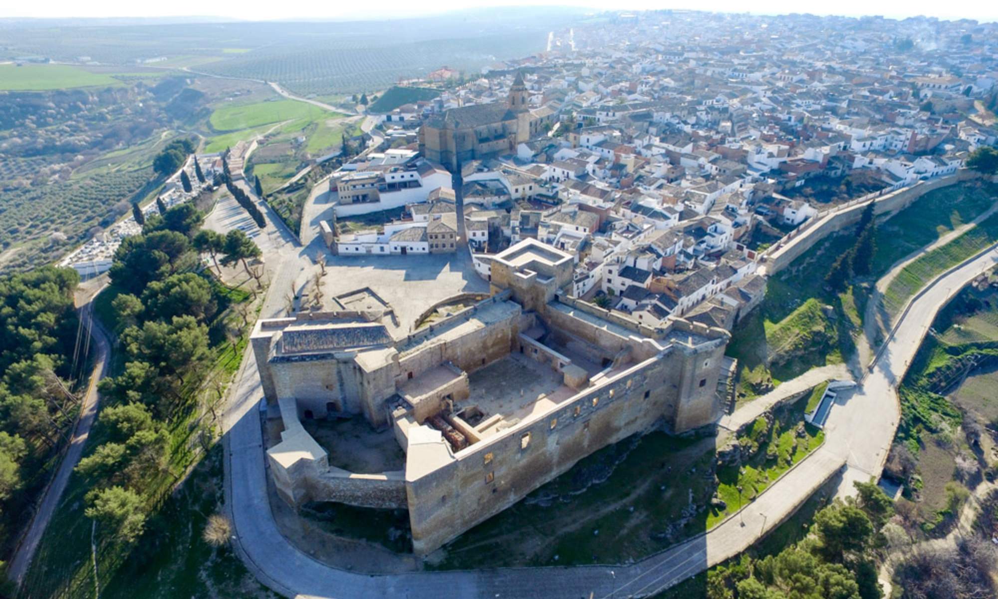 Sabiote, en Jaén, goza de un castillo del siglo XIII que fue usado anteriormente por los musulmanes.